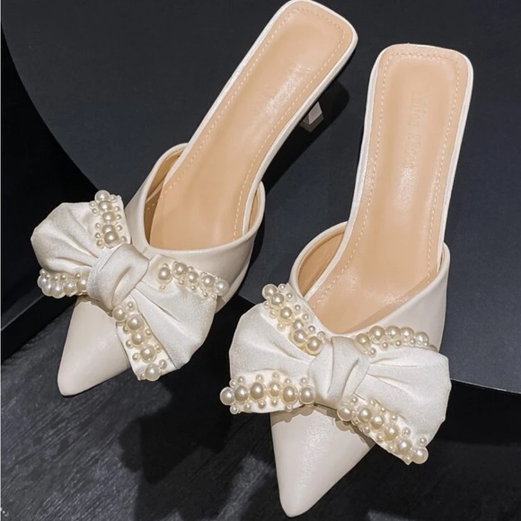 Ivory / white Bow & Faux Pearl Decor Mule kitten heel Pumps - Picture 2 of 3